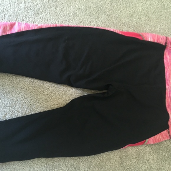 Workout Capri - Picture 2 of 2